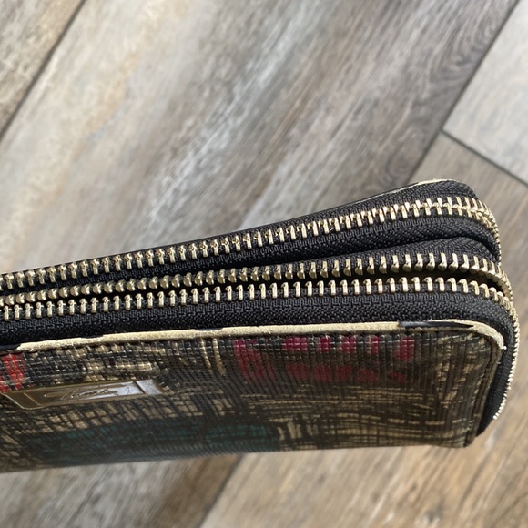 Tumi Zipper Wallet - Picture 10 of 13